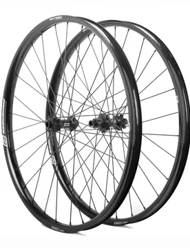 Set Di Ruote Mtb E:race 29´´ Boost Disc Tubeless Black / Grey - Progress - FashionsVida