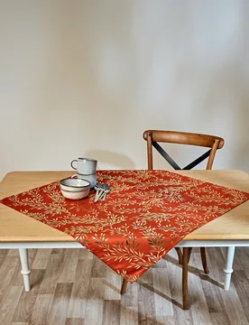 Mitteldecke "Blätterranken" 85 x 85 cm - Eldo - FashionsVida