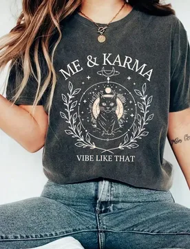 Camiseta gráfica de verano para mujer con cuello redondo, estampado de letra de gato y manga corta casual M - Shein - FashionsVida