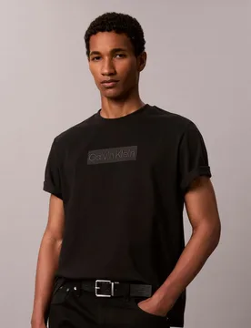 Camiseta Hombre corta bordada - Calvin Klein - FashionsVida